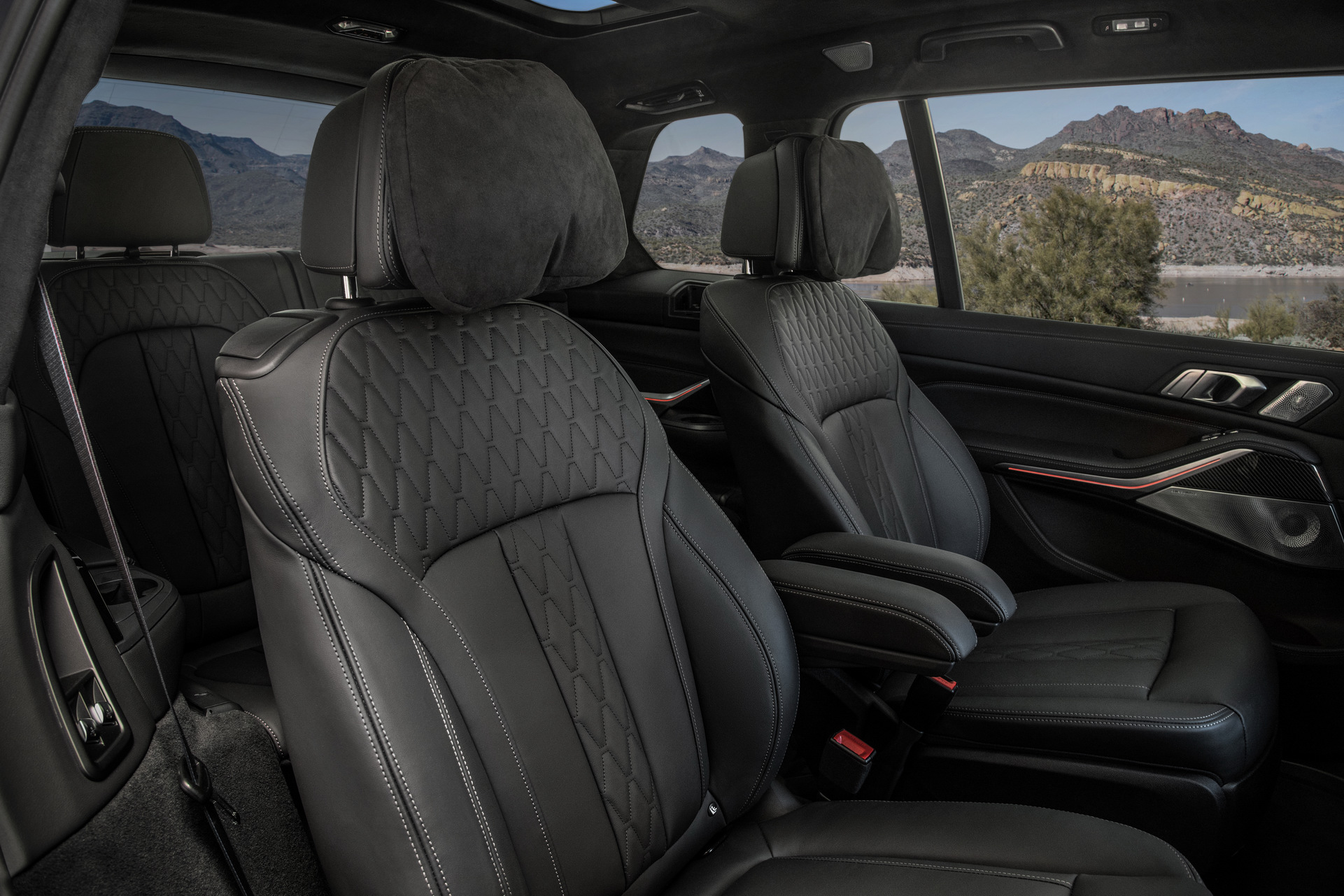 2023-BMW-X7-54 BMW X7 BANCOS PRETOS