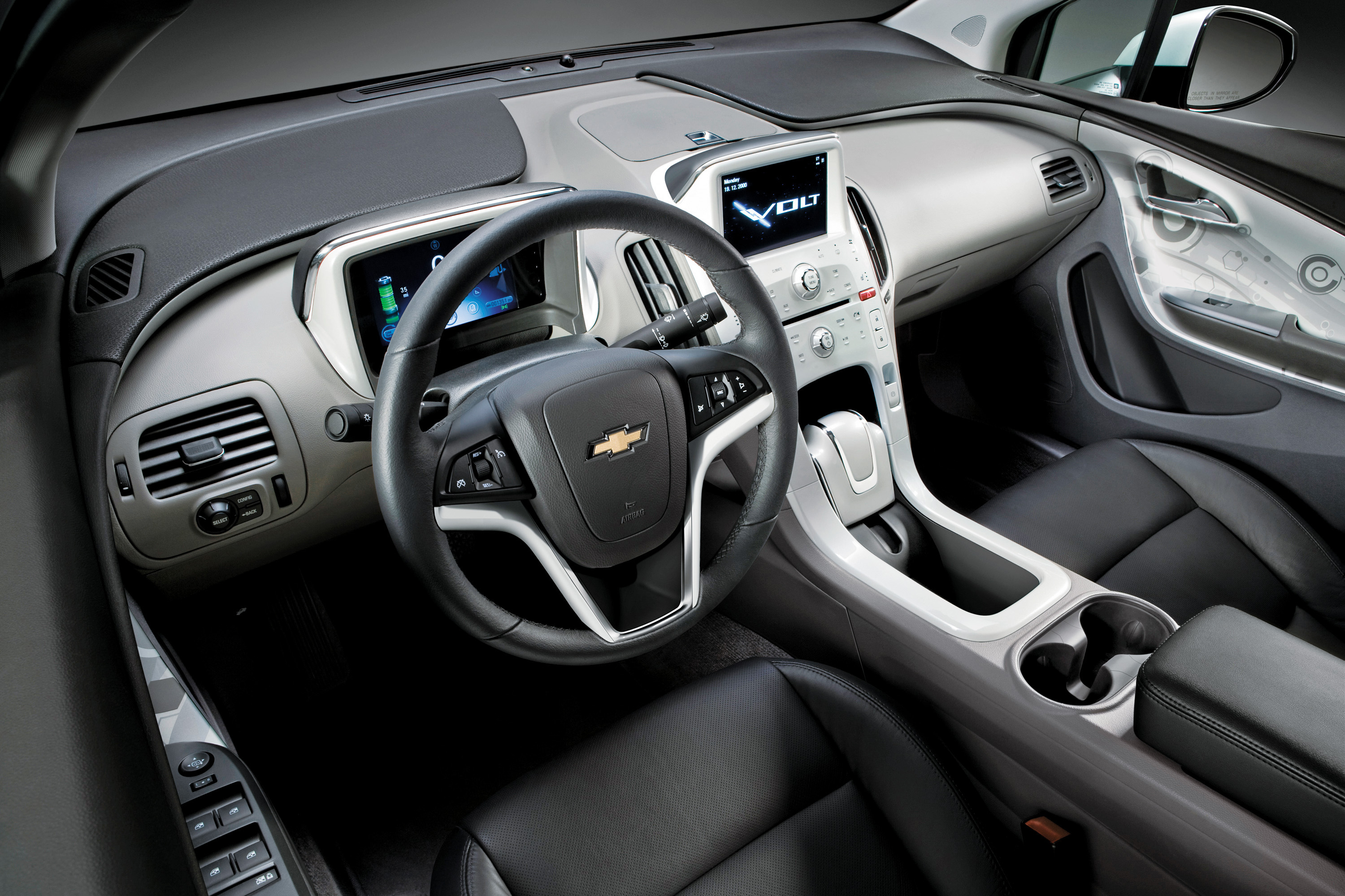 Impressões Interior do Volt, automóvel elétrico modelo 2010 da Chevrolet, testado pela revista Quatro Rodas.
