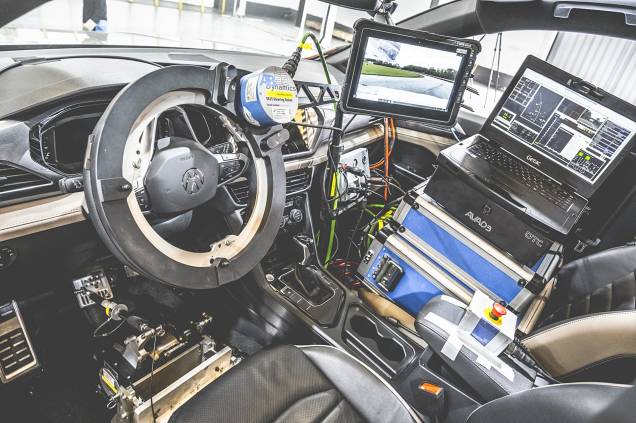 Carros automatizados e com GPS de precisão militar são usados para testar a precisão do sistema de frenagem autônoma