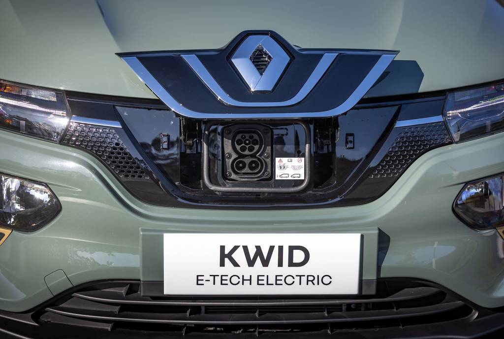 Renault Kwid E-Tech Eletrico bocal de carregamento ccs dc ac