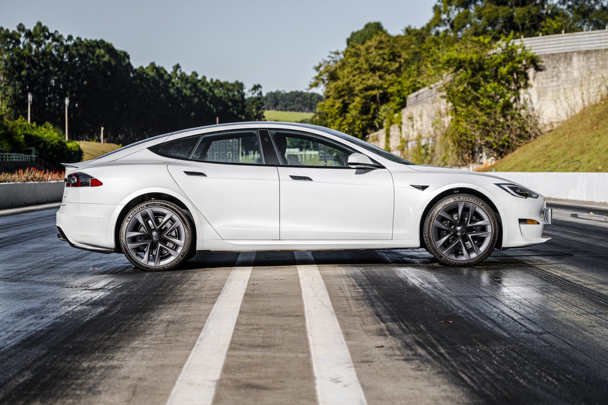 Tesla Model S Plaid Testamos A Arrancada Do Carro Mais Rápido Do Mundo Quatro Rodas 3324