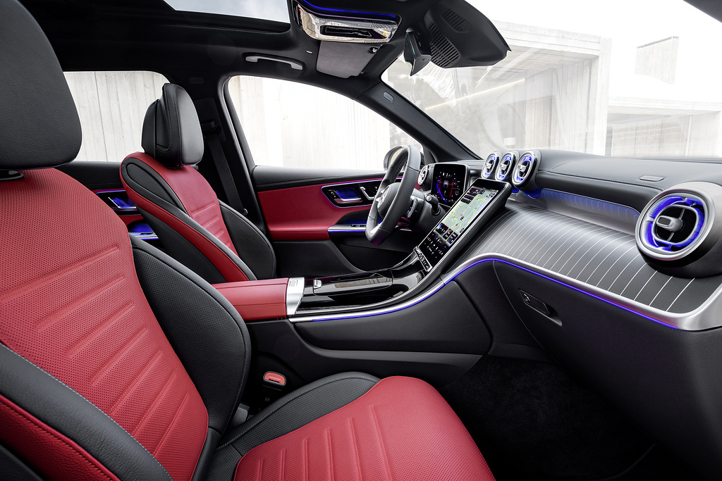 Mercedes GLC interior cabine lateral