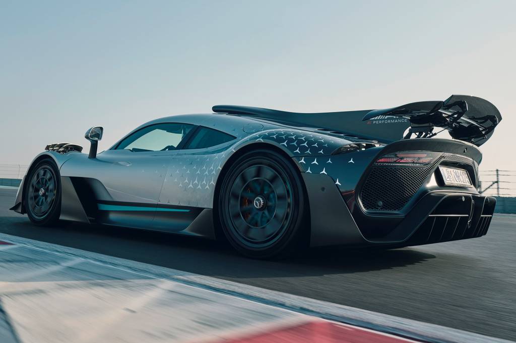 Mercedes-AMG ONE (Kraftstoffverbrauch gewichtet, kombiniert: 8,7 l/100 km; CO2‑Emissionen gewichtet, kombiniert: 198 g/km; Stromverbrauch gewichtet, kombiniert: 32 kWh/100 km) // Mercedes-AMG ONE (fuel consumption weighted, combined: 8.7 l/100 km; CO2 emissions weighted, combined: 198 g/km; electricity consumption weighted, combined: 32 kWh/100 km)