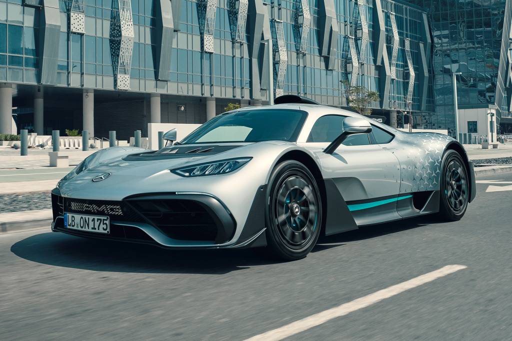 Mercedes-AMG ONE (Kraftstoffverbrauch gewichtet, kombiniert: 8,7 l/100 km; CO2‑Emissionen gewichtet, kombiniert: 198 g/km; Stromverbrauch gewichtet, kombiniert: 32 kWh/100 km) // Mercedes-AMG ONE (fuel consumption weighted, combined: 8.7 l/100 km; CO2 emissions weighted, combined: 198 g/km; electricity consumption weighted, combined: 32 kWh/100 km)