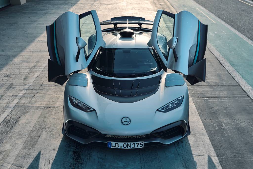 Mercedes-AMG ONE (Kraftstoffverbrauch gewichtet, kombiniert: 8,7 l/100 km; CO2‑Emissionen gewichtet, kombiniert: 198 g/km; Stromverbrauch gewichtet, kombiniert: 32 kWh/100 km) // Mercedes-AMG ONE (fuel consumption weighted, combined: 8.7 l/100 km; CO2 emissions weighted, combined: 198 g/km; electricity consumption weighted, combined: 32 kWh/100 km)