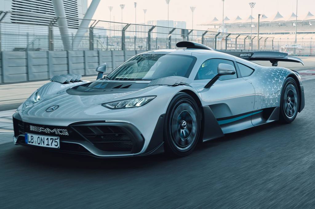 Mercedes-AMG ONE (Kraftstoffverbrauch gewichtet, kombiniert: 8,7 l/100 km; CO2‑Emissionen gewichtet, kombiniert: 198 g/km; Stromverbrauch gewichtet, kombiniert: 32 kWh/100 km) // Mercedes-AMG ONE (fuel consumption weighted, combined: 8.7 l/100 km; CO2 emissions weighted, combined: 198 g/km; electricity consumption weighted, combined: 32 kWh/100 km)