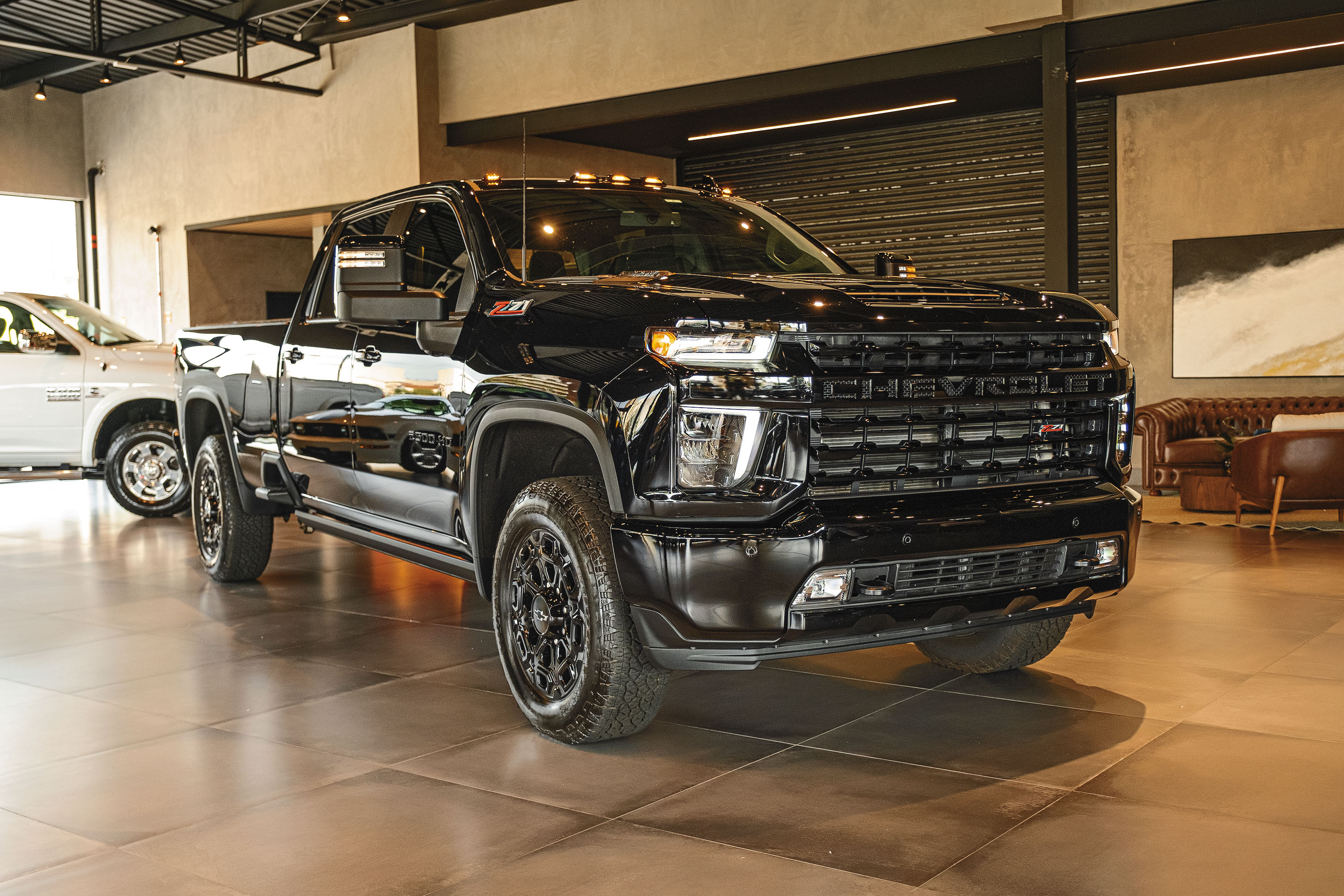 Vídeo Chevrolet Silverado chega em 2023 maior e mais potente que Ram