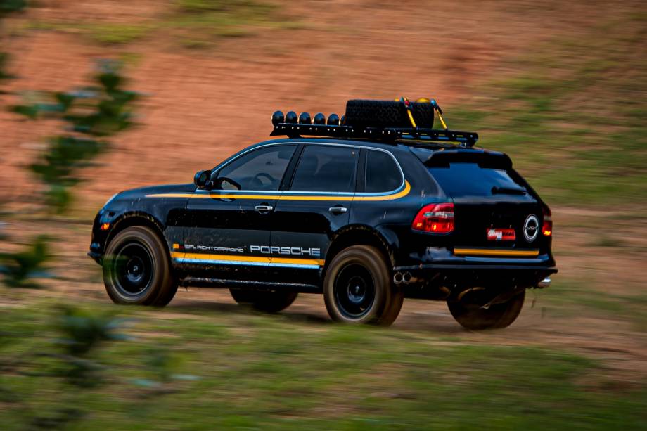 Porsche-Cayenne-S-off-road-12.jpg?qualit