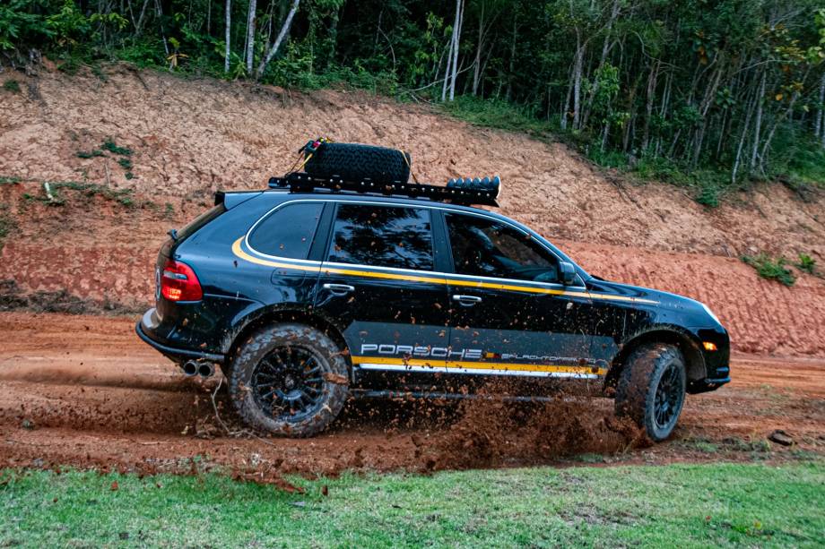 Porsche-Cayenne-S-off-road-17.jpg?qualit