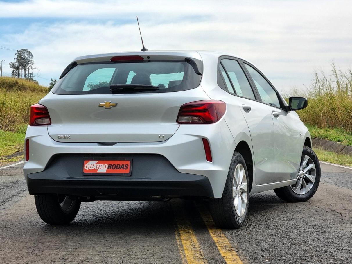 Teste: Chevrolet Onix LT 2023 faz até 19,2 km/litro, mas perdeu