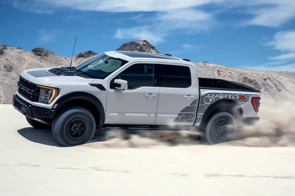 Ford F-150 Raptor R é superesportiva com V8 do Mustang Shelby e 710 cv