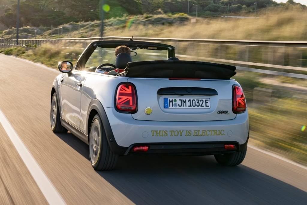 Mini-Cooper-SE-Convertible-3 Mini-Cooper-SE-Convertible-25