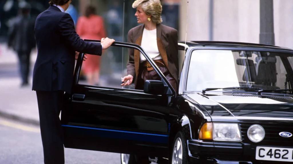 1985-ford-escort-rs-turbo-diana-1 princesa Diana em seu Ford Escort RS
