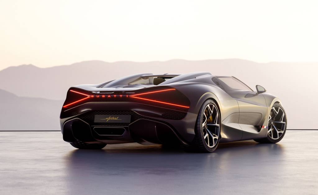 2023-Bugatti-W16-Mistral-00016 Bugatti W16 Mistral traseira preto