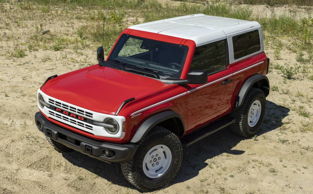 2023-Ford-Bronco-Heritage-Edition_Race-Red-4