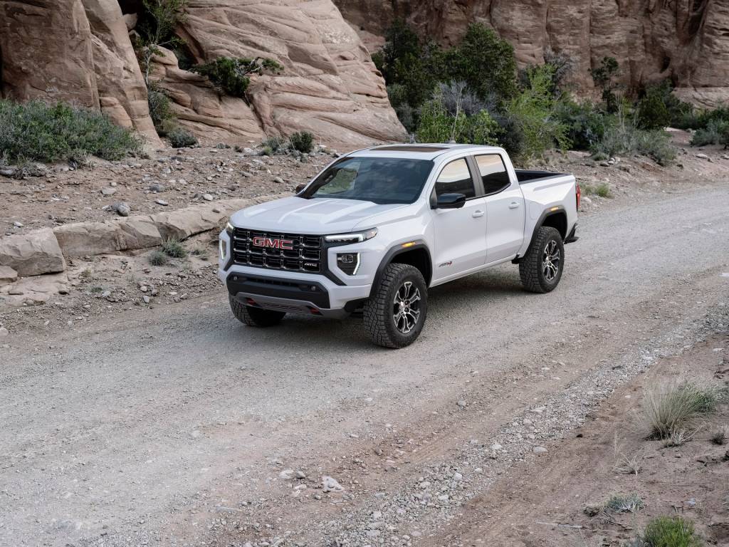 GMC Canyon 2023 AT4 frontal