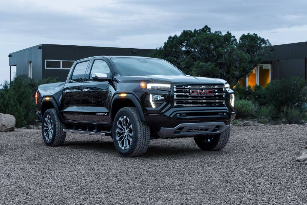 2023-GMC-Canyon-23 GMC Canyon 2023 Denali Frontal
