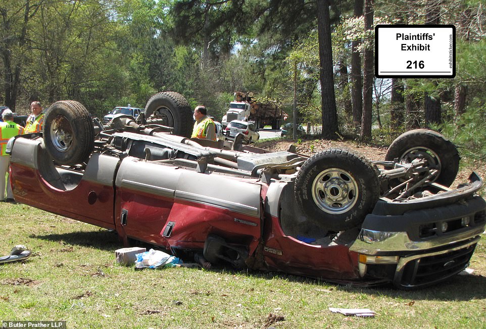 61609713-11132227-This_was_the_scene_of_the_crash_in_Georgia_in_2014_Lawyers_for_t-a-39_1661179050146 Ford F-250 acidente geórgia