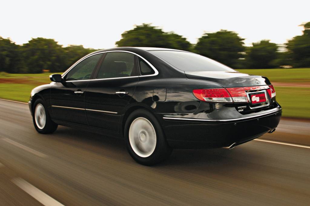 Teste Azera 3.3 V6, modelo 2008 da Hyundai, testado pela revista Quatro Rodas.