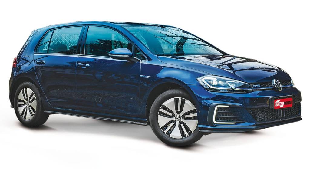Automóvel Golf GTE, da Volkswagen, durante Teste da revista Quatro Rodas. Automóvel Golf GTE, da Volkswagen, durante Teste da revista Quatro Rodas.