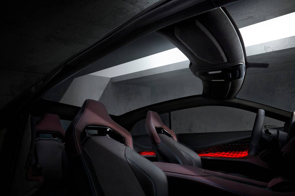 Dodge-Charger-Daytona-SRT-Concept Teto solar translúcido