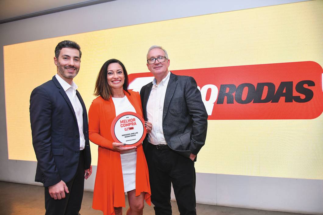 <span class="s1"><b>Paulo Campo Grande premiou a Mercedes-Benz, representada por Alessandra Gomes de Souza e Evandro Bastos</b></span> <span class="s1"><b>Paulo Campo Grande premiou a Mercedes-Benz, representada por Alessandra Gomes de Souza e Evandro Bastos</b></span>