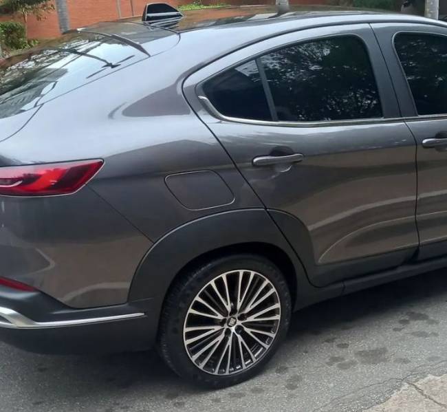 Fiat Fastback 2023 1.0 gse turbo (1 Fiat Fastback 2023 1.0 gse turbo coluna c para lama
