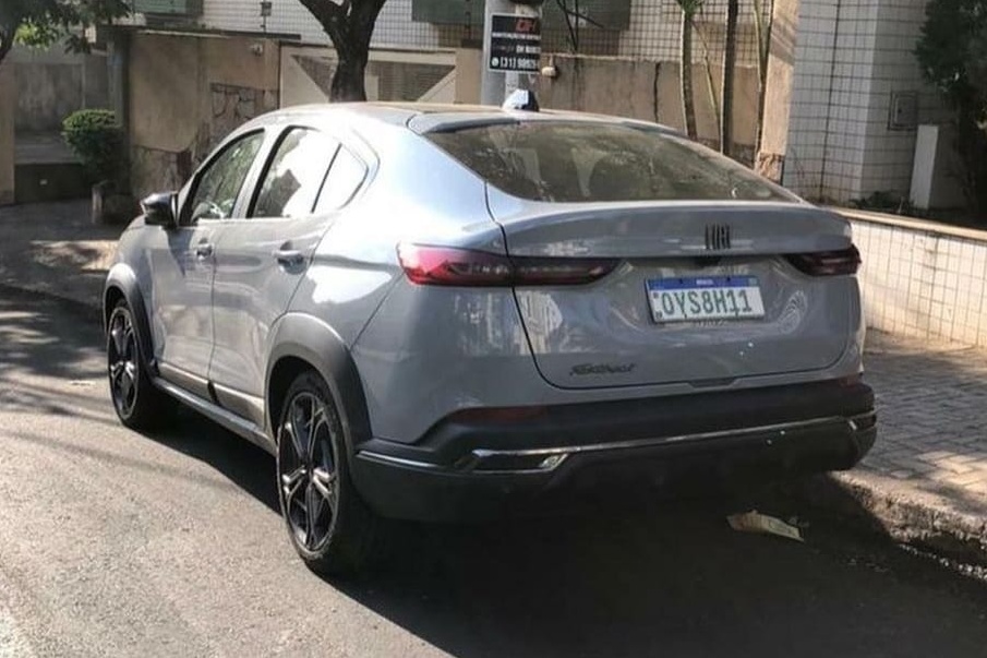 Fiat Fastback 2023 1.0 gse turbo traseira