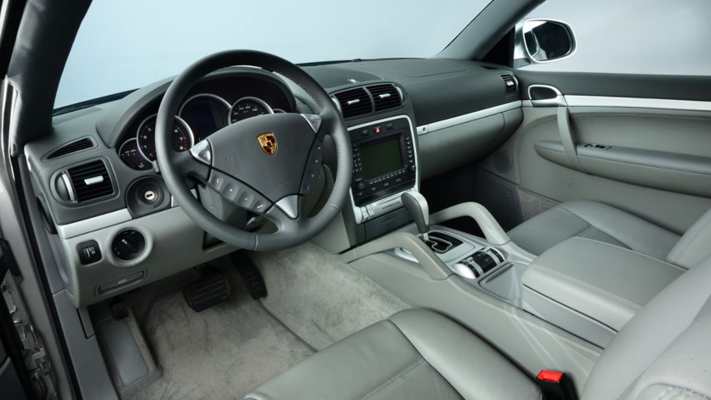 Porsche Cayenne Cupe interior