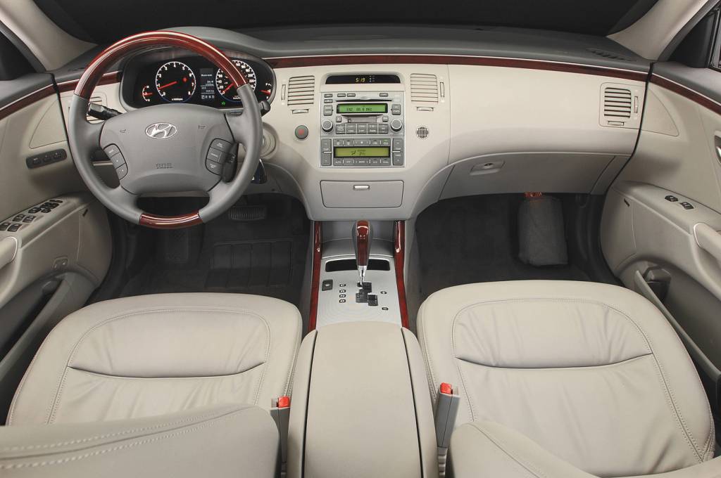 Interior do Azera 3.3 V6, modelo 2008 da Hyundai, testado pela revista Quatro Rodas.