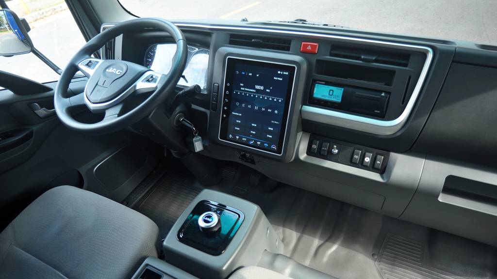 JAC EV caminhao interior JAC E- JT 12,5 interior