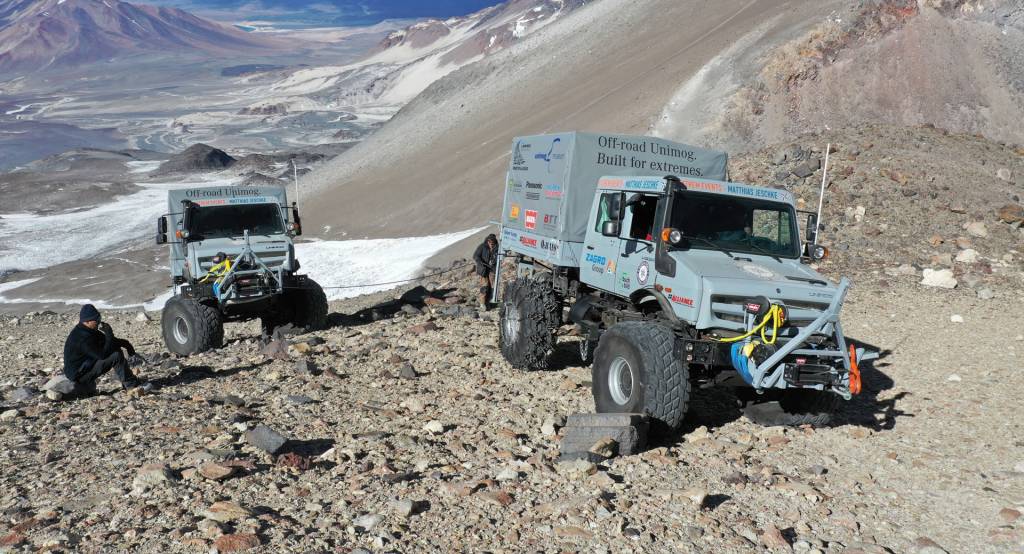 Mercedes-Unimog-2 Mercedes-Benz Unimog