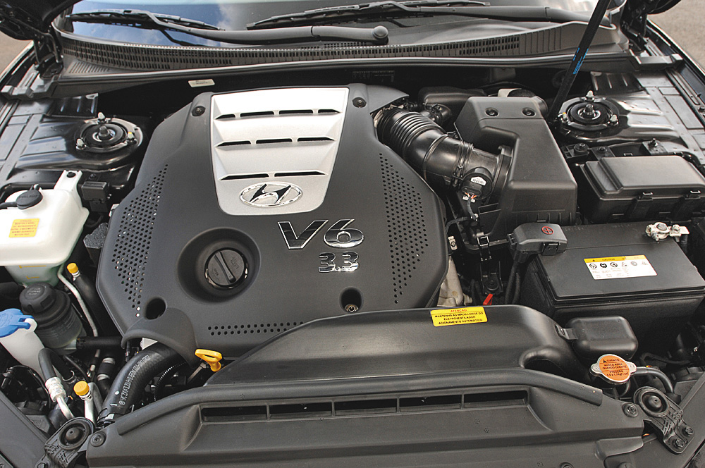 Motor do Azera 3.3 V6, modelo 2008 da Hyundai, testado pela revista Quatro Rodas.
