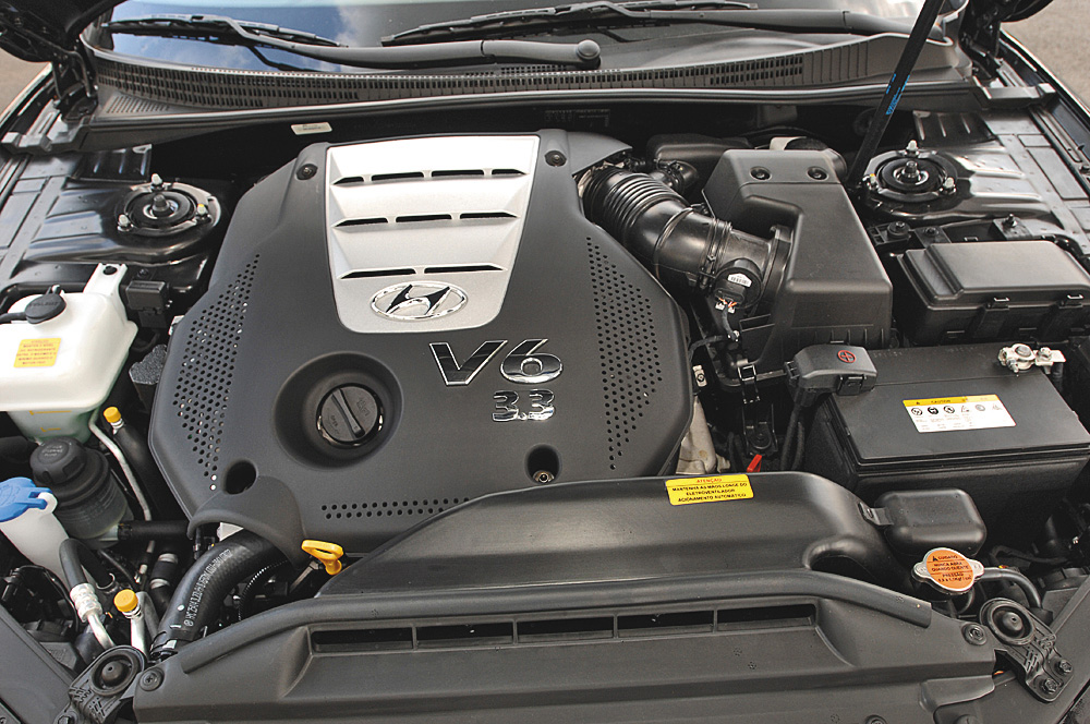 Teste Motor do Azera 3.3 V6, modelo 2008 da Hyundai, testado pela revista Quatro Rodas.