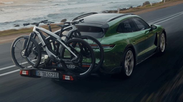 Porsche bike elétrica na traseira