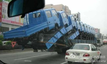 transporte de caminhões da Jac