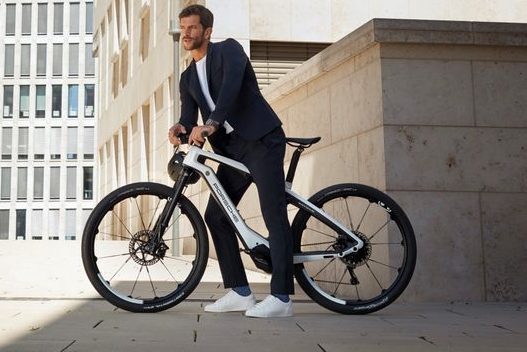 Porsche investe pesado para fabricar as pr prias bicicletas el tricas