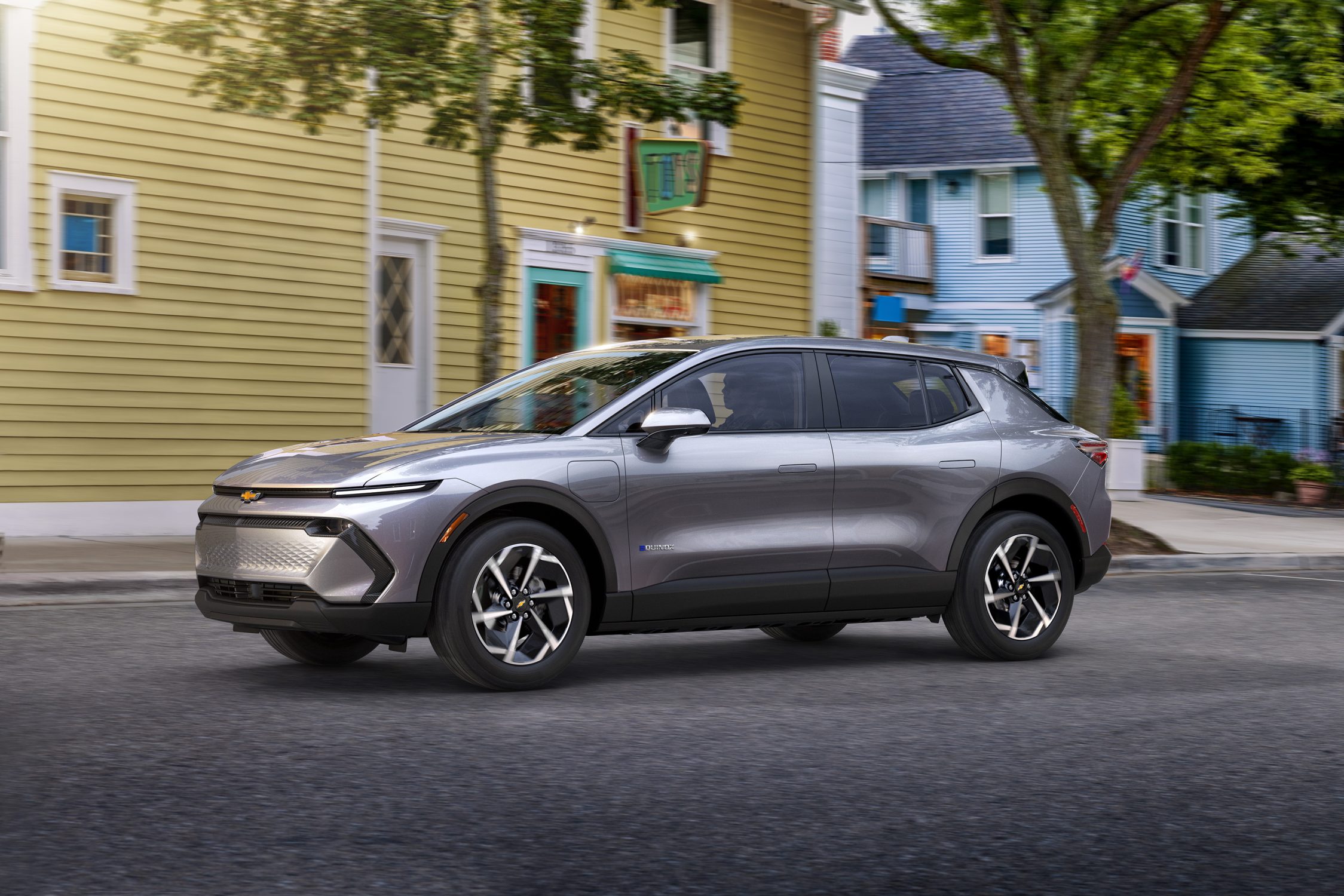 Chevrolet Equinox EV roda até 500 km e está confirmado para o Brasil