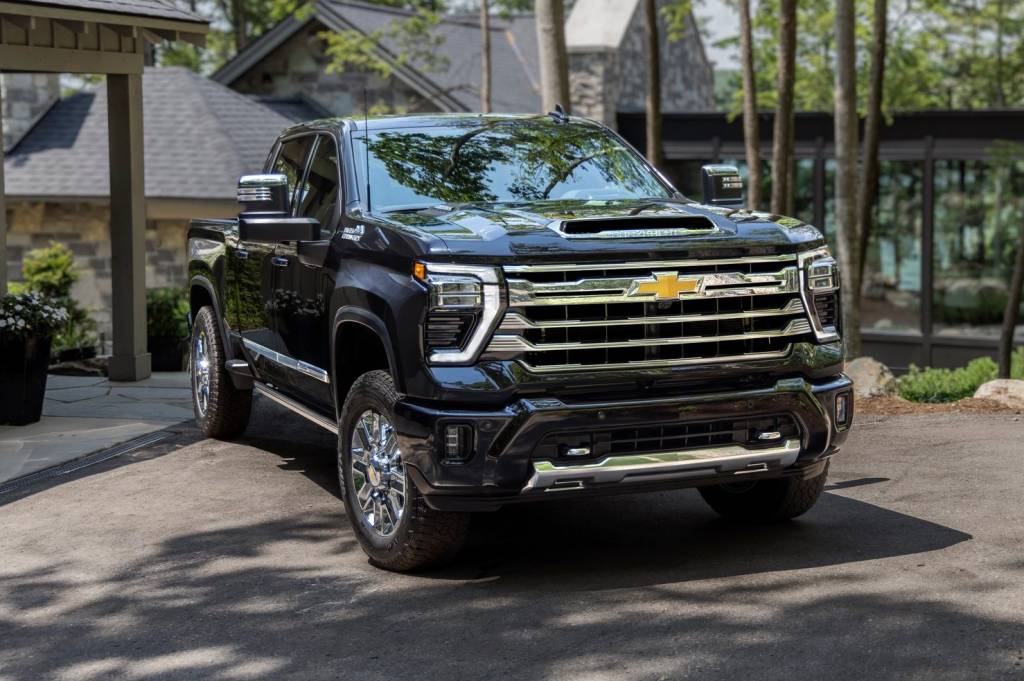 2024-Chevrolet-Silverado-HD-100 Chevrolet Silverado HD