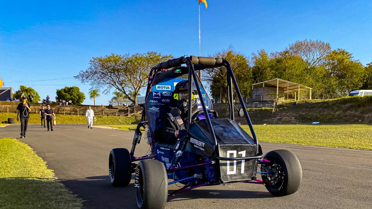 Pela primeira no mundo, estudantes criaram um carro movido a hidrogênio