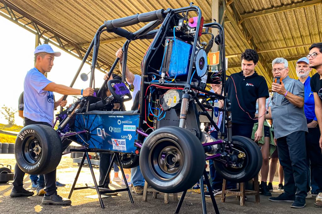 Baja da Unicamp tem tração traseira, frenagem regenerativa e máxima limitada eletronicamente a 20 km/h