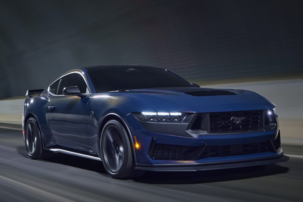 Mustang Dark Horse tem V8 5.0 mais potente da história e câmbio manual