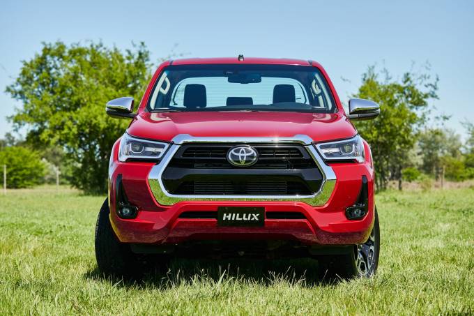 1-HiluxSRX-Limited
