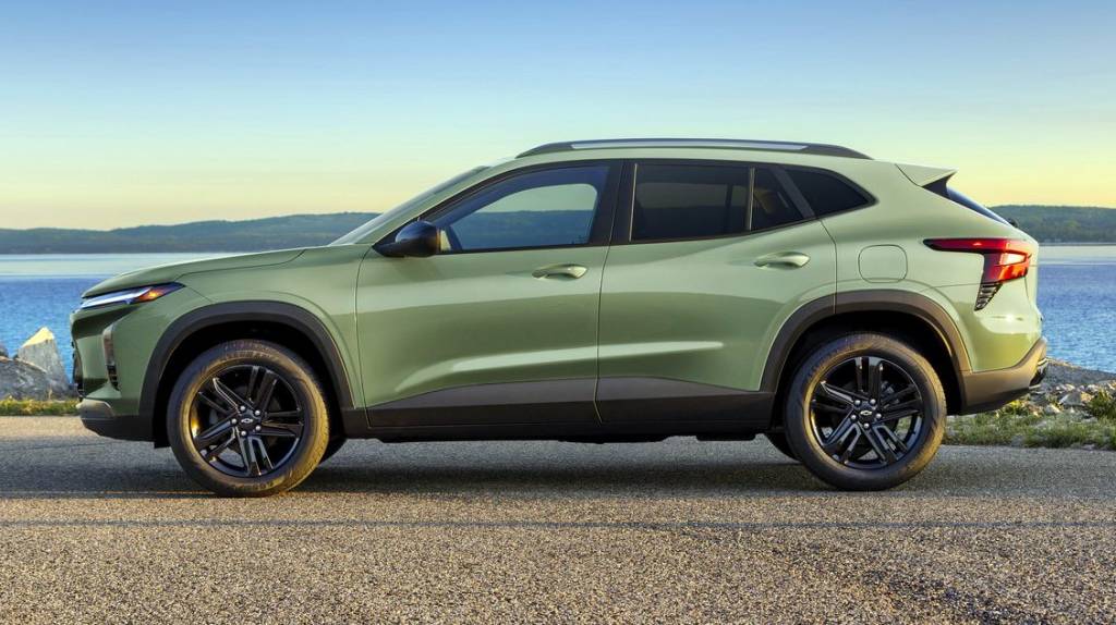 2024-chevrolet-trax-activ-002 2024-chevrolet-trax