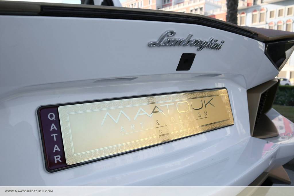 Lamborghini Aventador de ouro