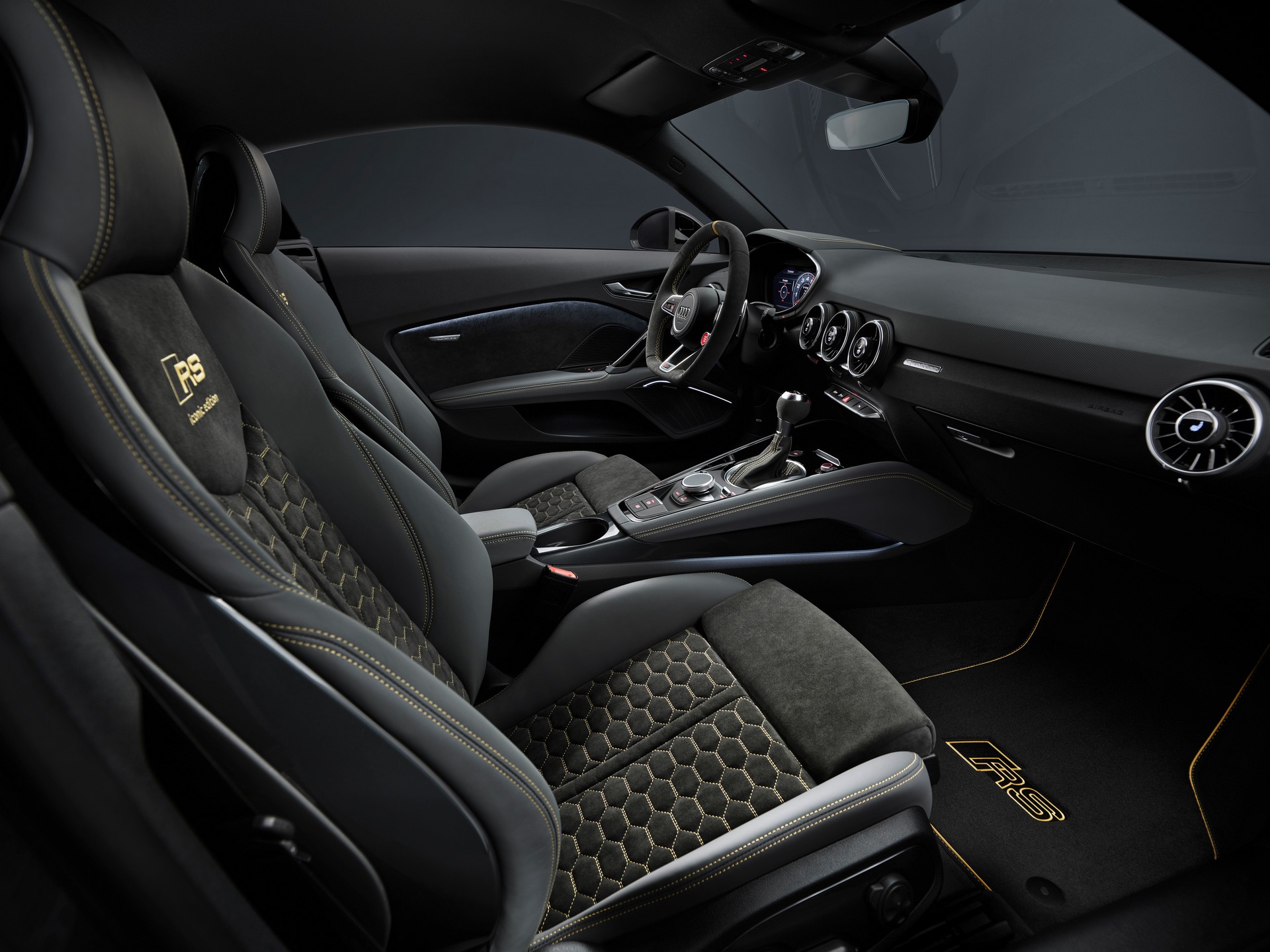 Audi TT RS Iconic interior bancos