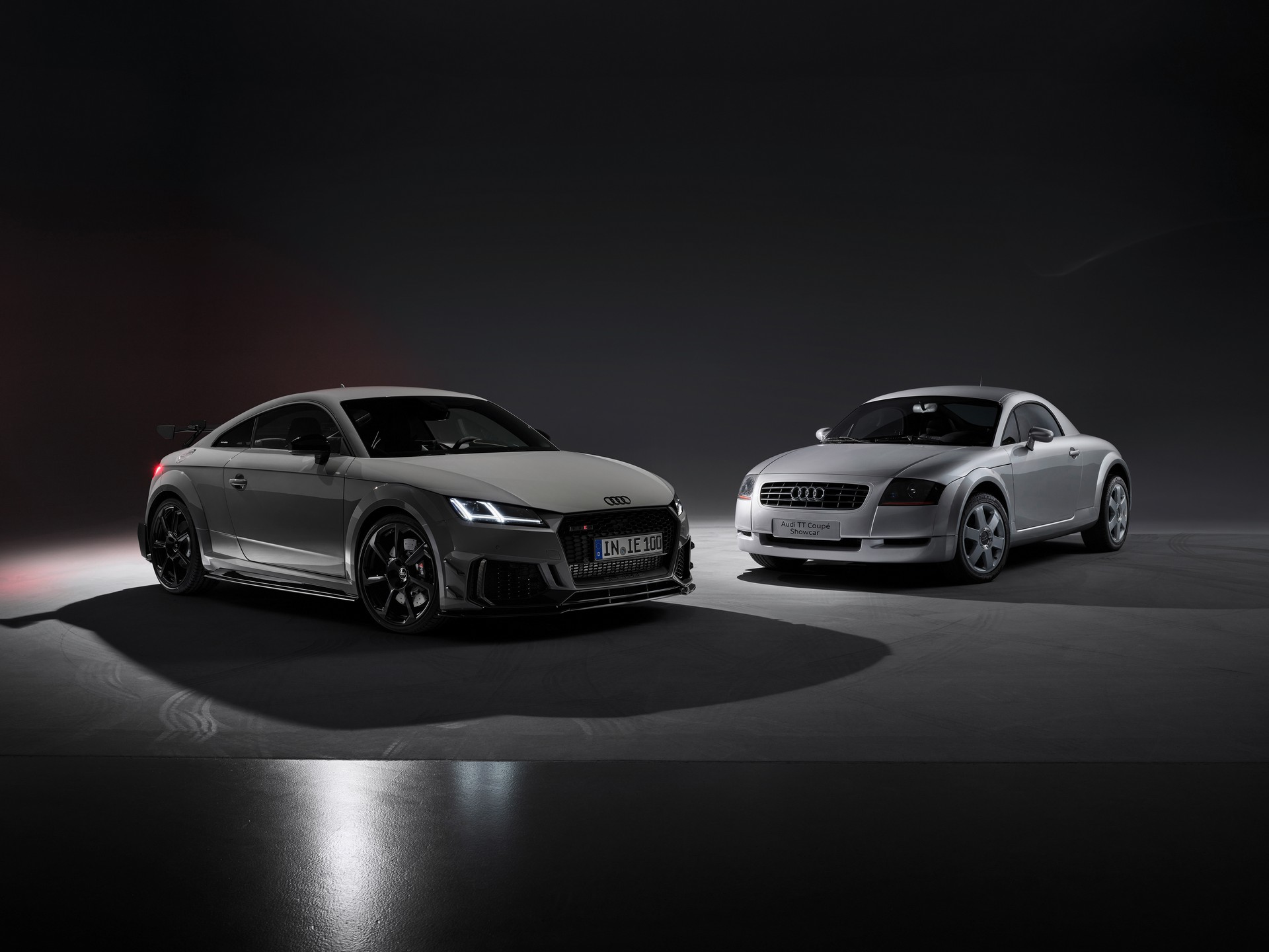 Audi-TT-RS-Iconic-Edition-40.jpg