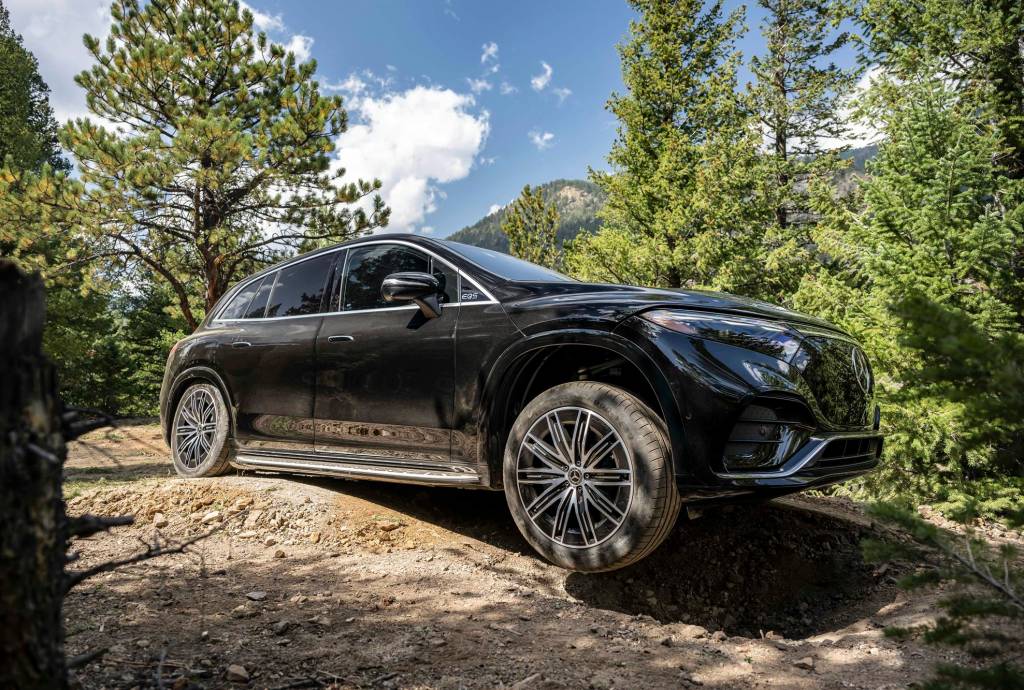 Mercedes EQS 580 SUV (25) Mercedes EQS 450 SUV