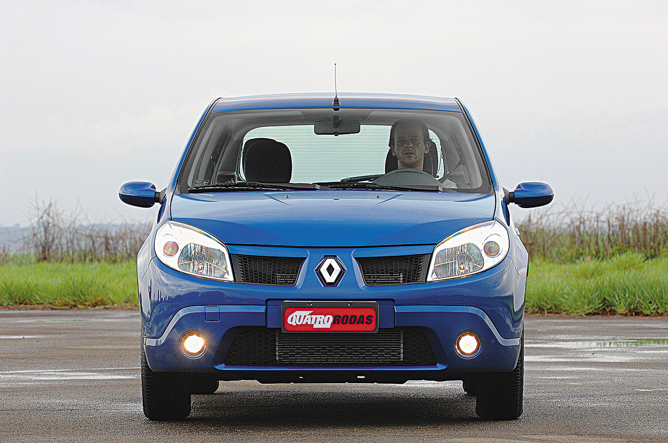 Renault-Sandero-Privilege-1.6-16V-durante-teste-comparativo-da-revista-Quatro-R_4.jpg