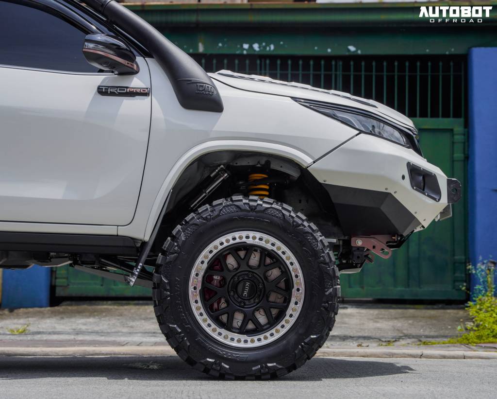 Toyota Fortuner modificado